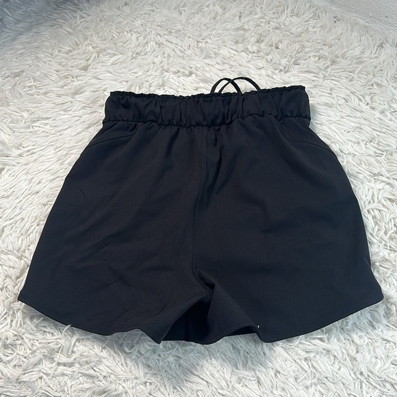 Lululemon Stretch Luxtreme High-Rise Short 3.5" Black - Picture 3 of 6